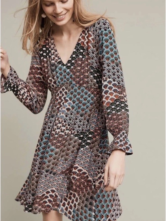 Maeve Dresses & Skirts - Anthropologie Maeve Monaco Empire Fan Print Mini Dress Medium Long Sleeve VNeck